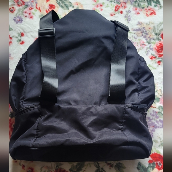 NWT Beyond Yoga Convertible Gym Bag main image 9